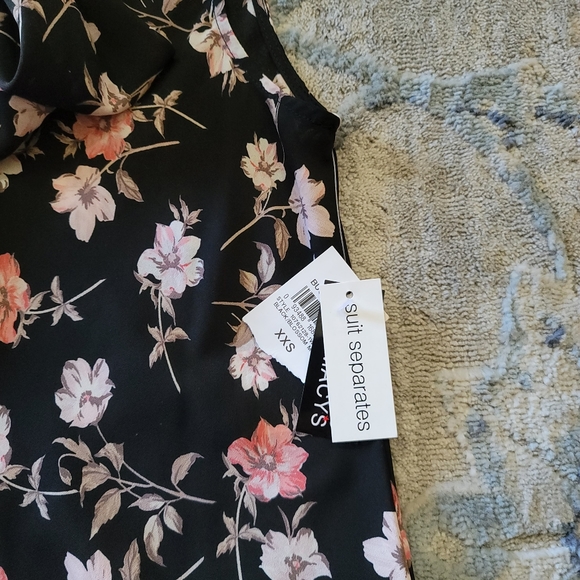 Sleeveless top - Picture 3 of 8